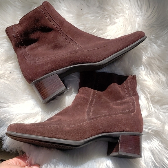 AEROSOLES SUEDE ANKLE BOOTS Tasketball brown 8.5 - Picture 1 of 12